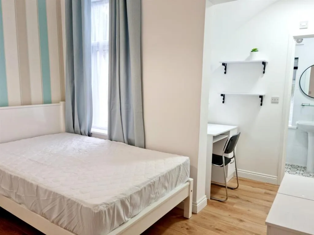 4 bedroom terraced house for rent