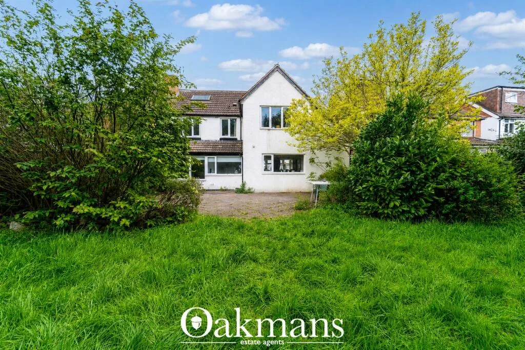 8 bedroom semi-detached house for rent