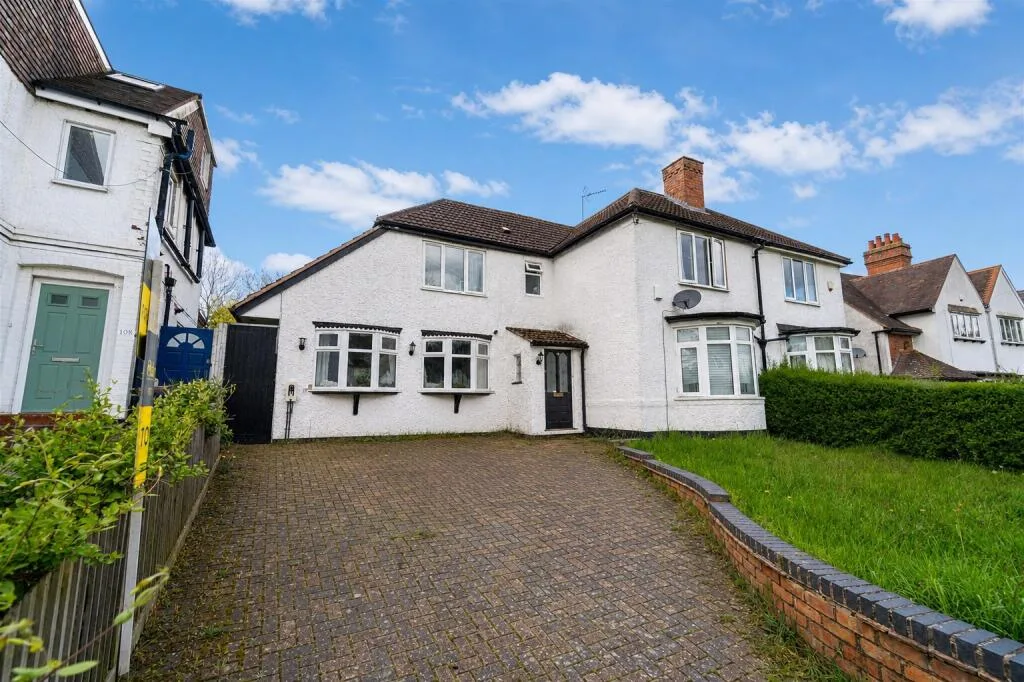 8 bedroom semi-detached house for rent
