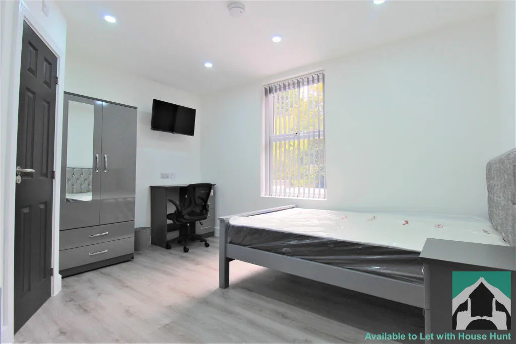 6 bedroom house for rent