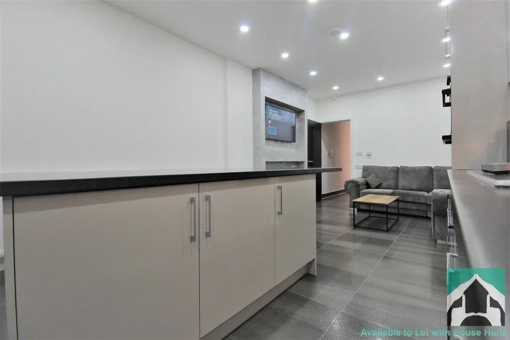6 bedroom house for rent