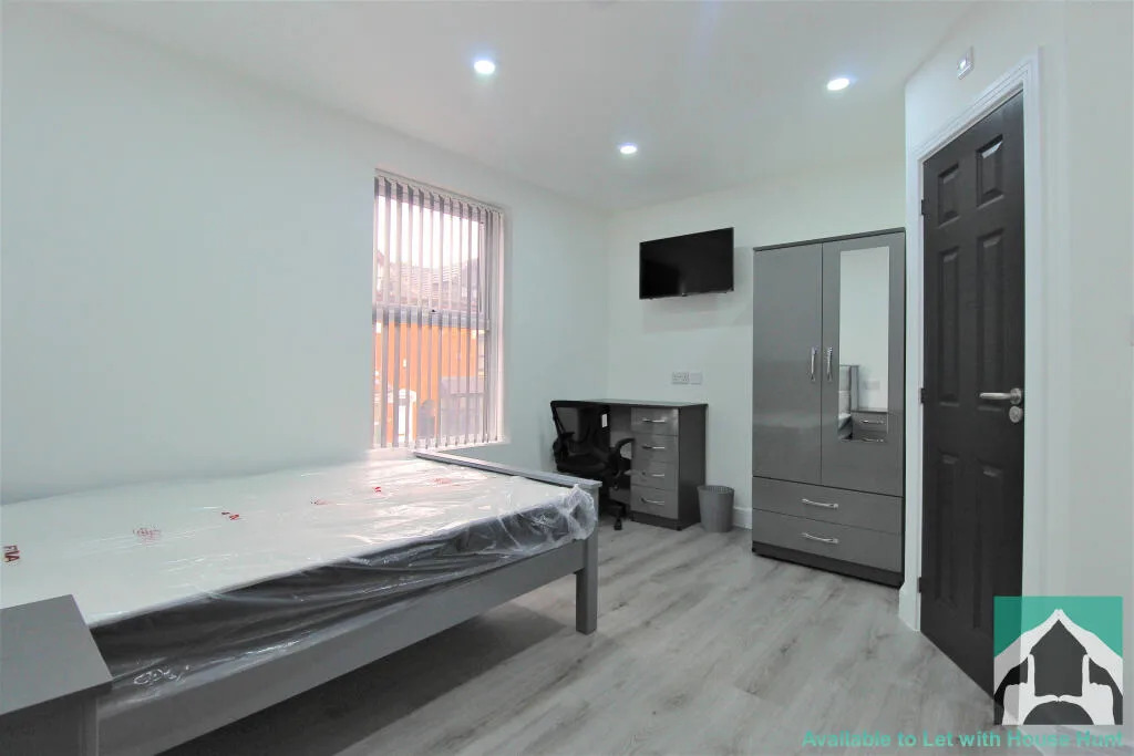 6 bedroom house for rent