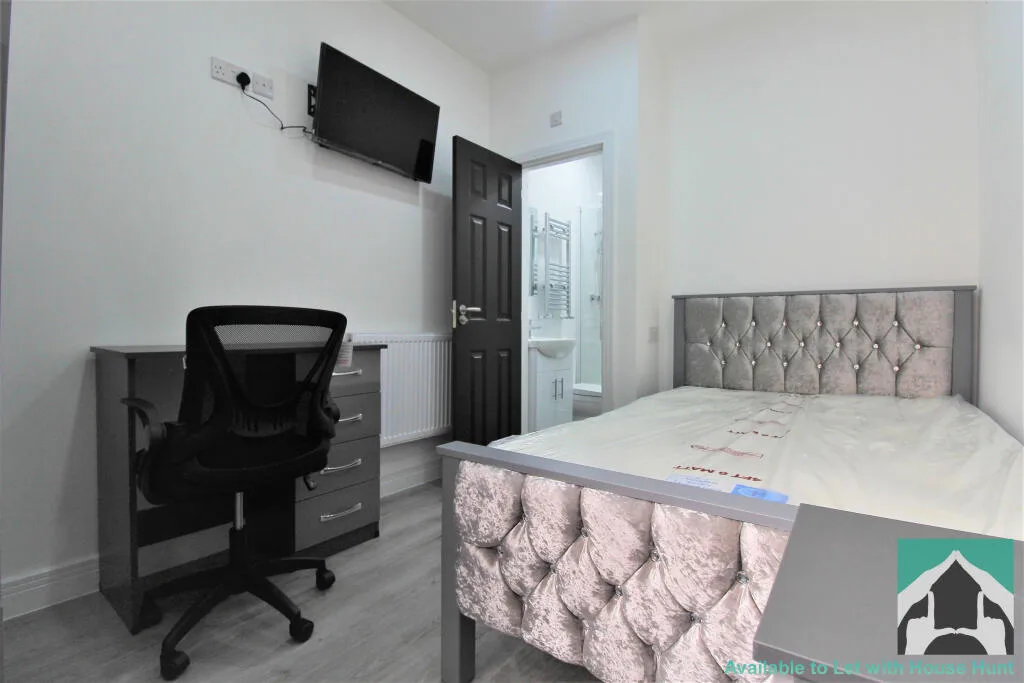 6 bedroom house for rent