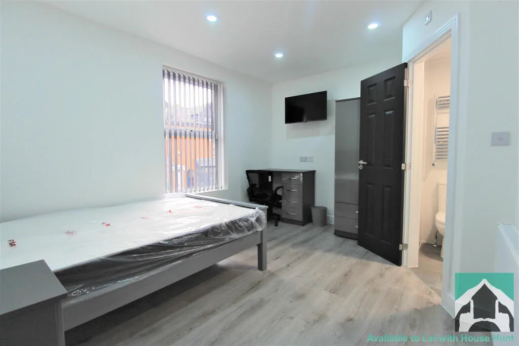 6 bedroom house for rent