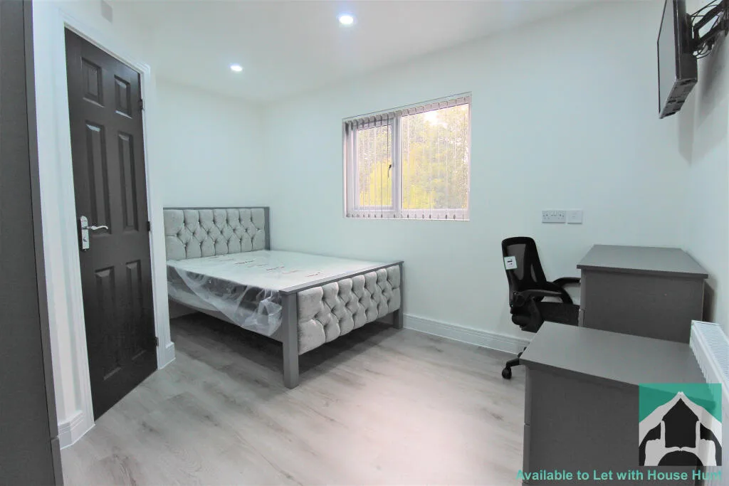6 bedroom house for rent