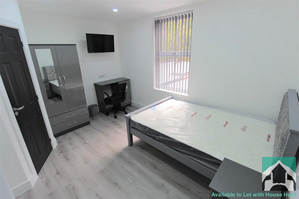 6 bedroom house for rent