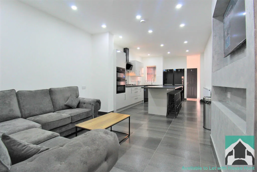 6 bedroom house for rent