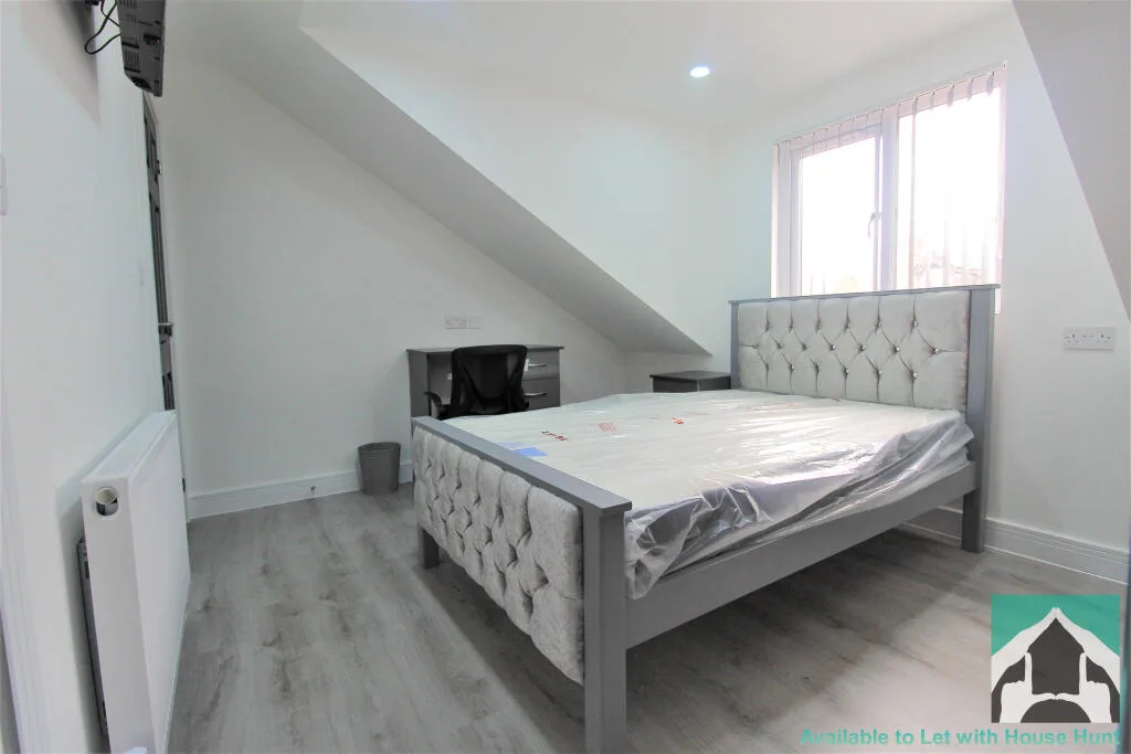 6 bedroom house for rent