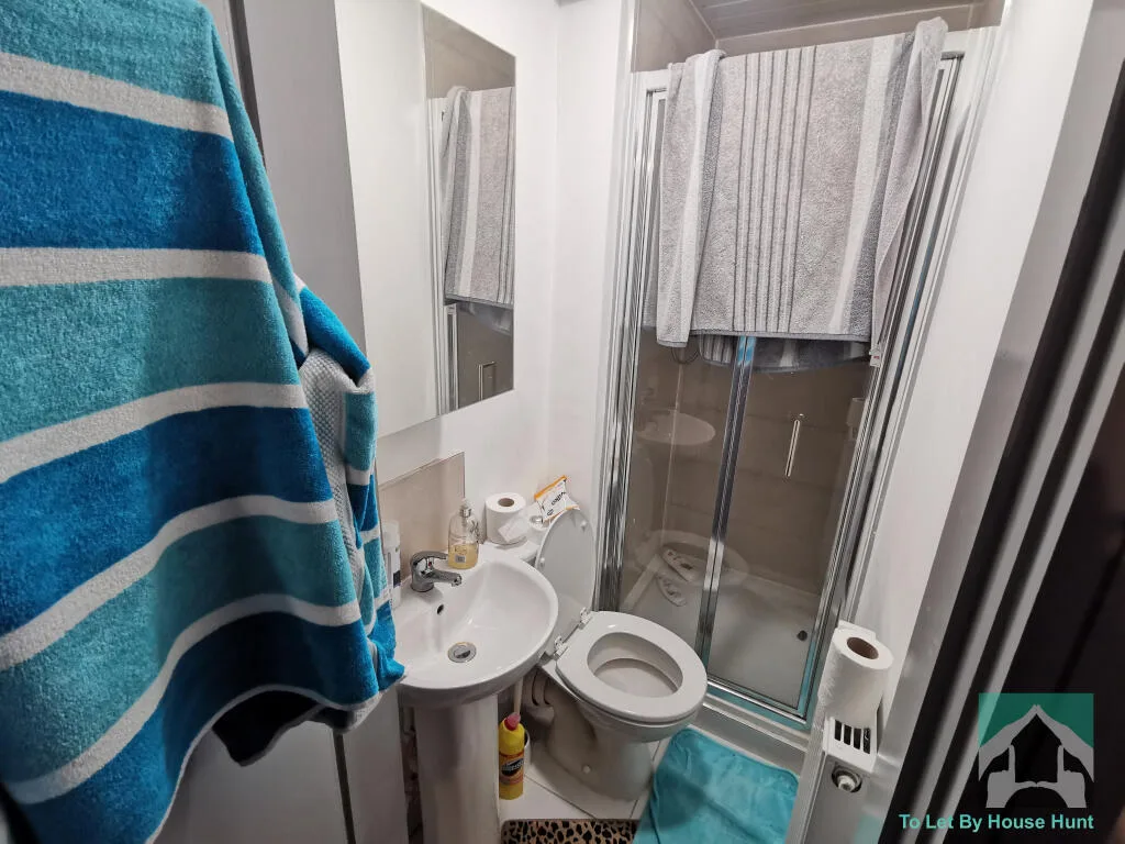 6 bedroom terraced house for rent