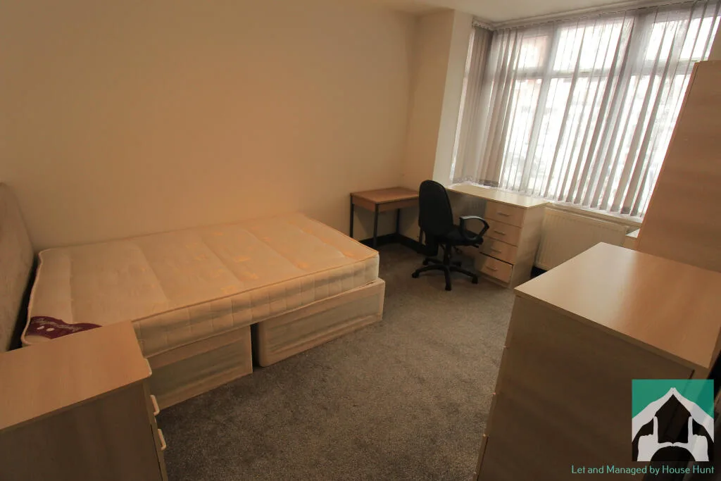 6 bedroom terraced house for rent