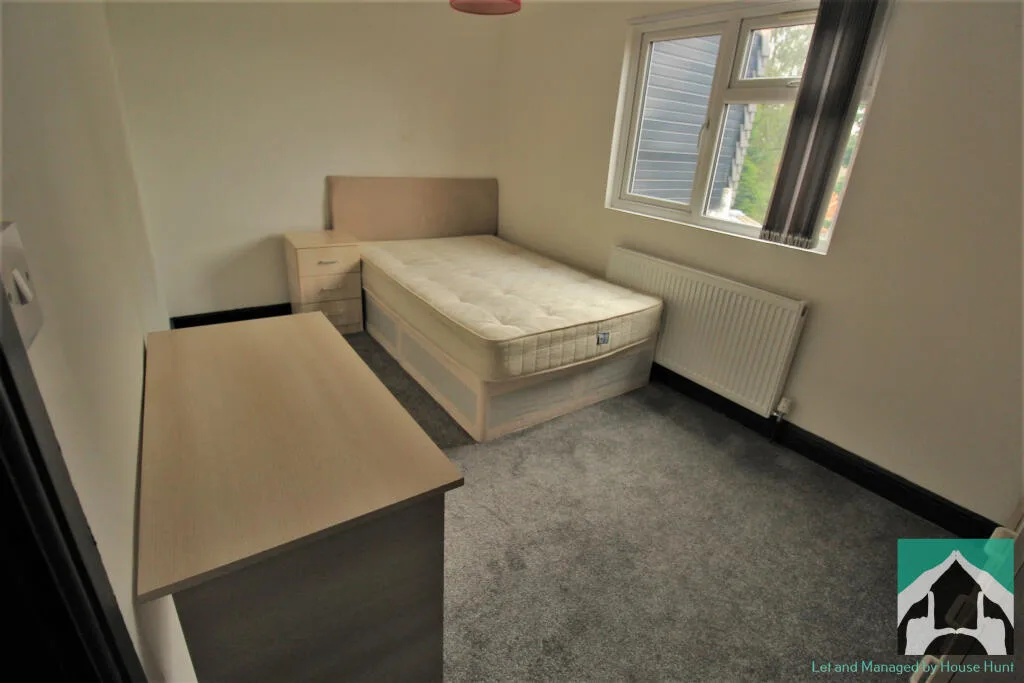 6 bedroom terraced house for rent