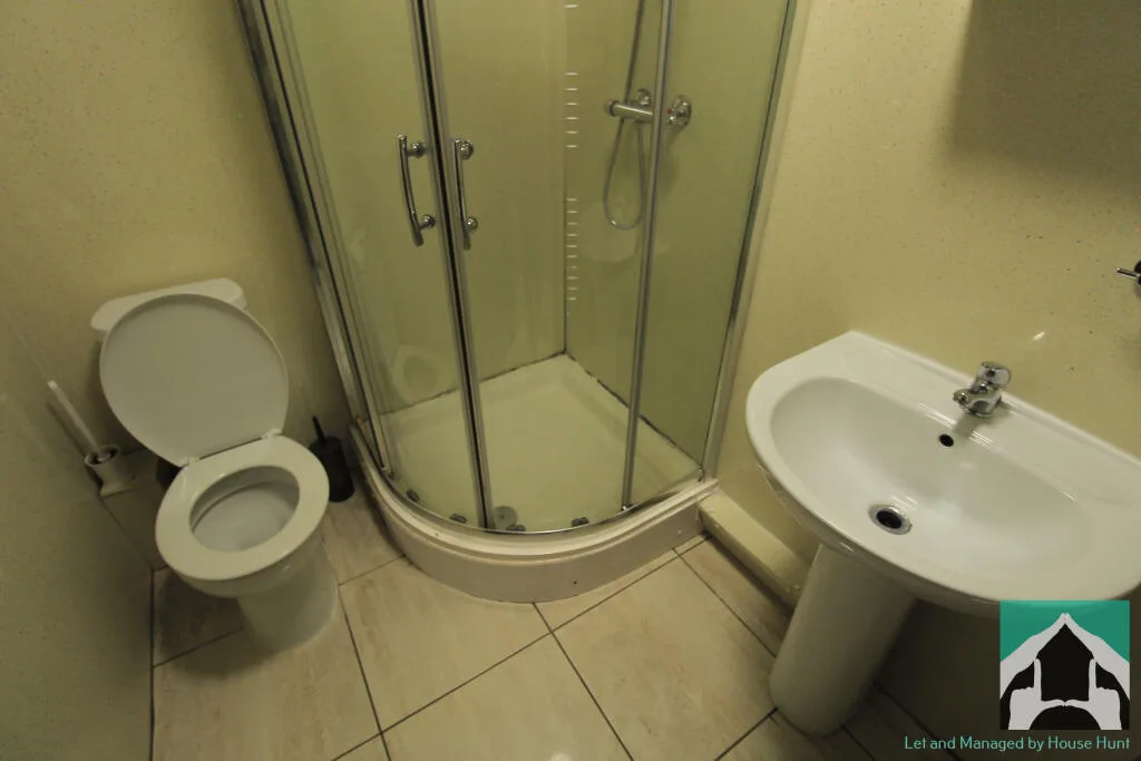 6 bedroom terraced house for rent