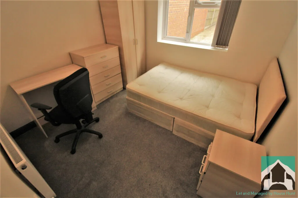 6 bedroom terraced house for rent