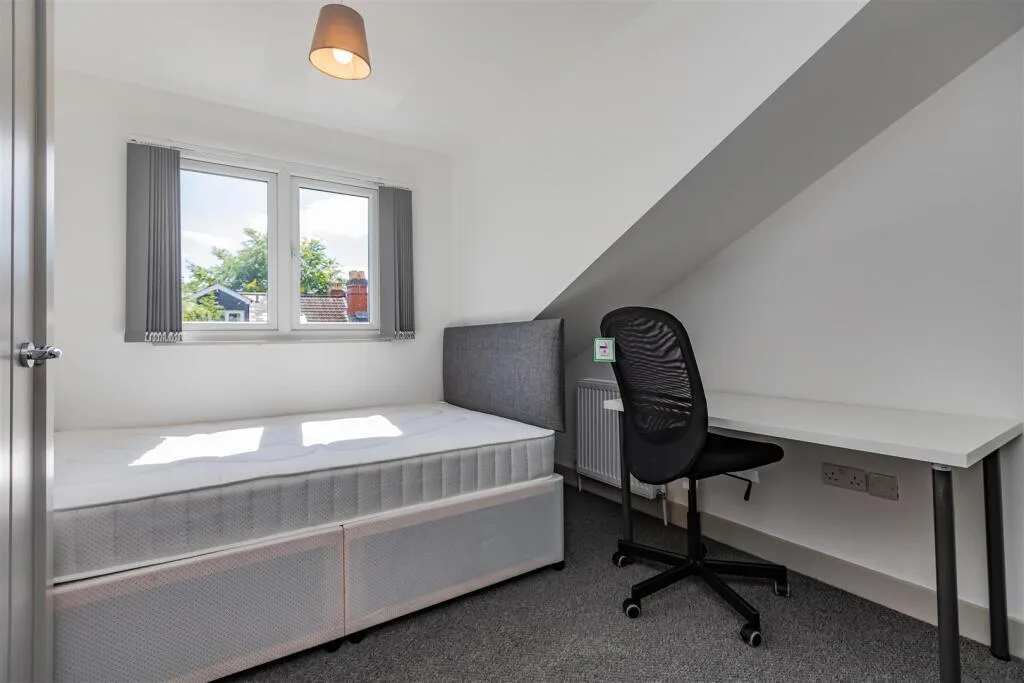 5 bedroom house for rent