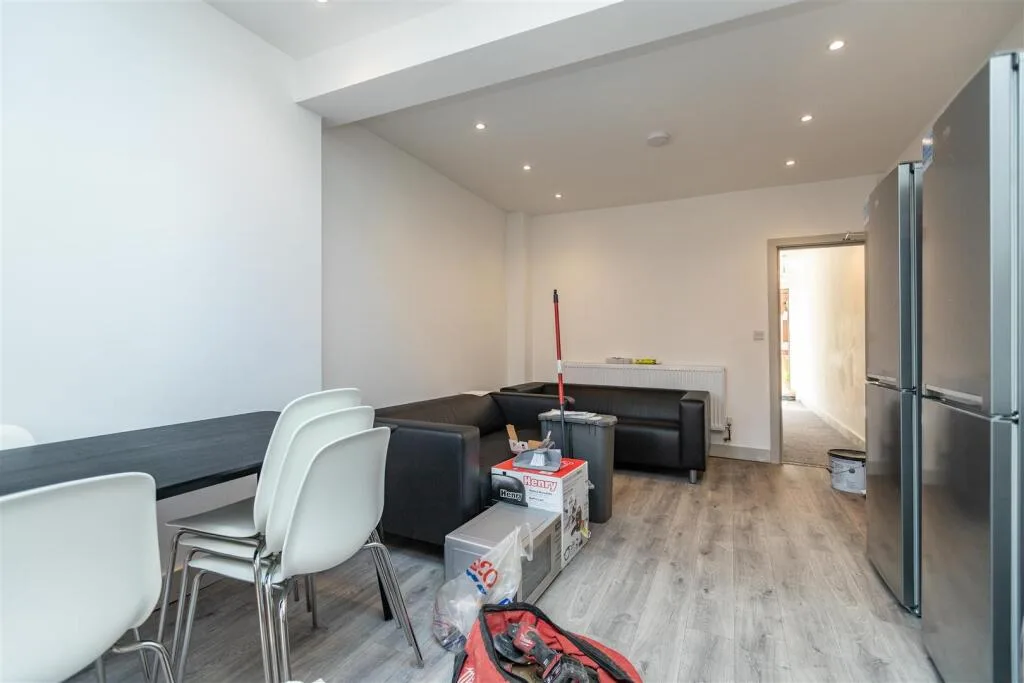 5 bedroom house for rent