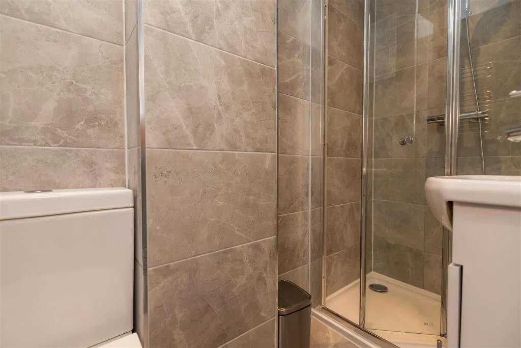 5 bedroom house for rent