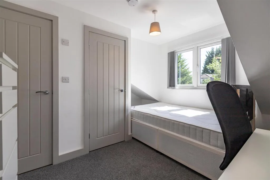 5 bedroom house for rent
