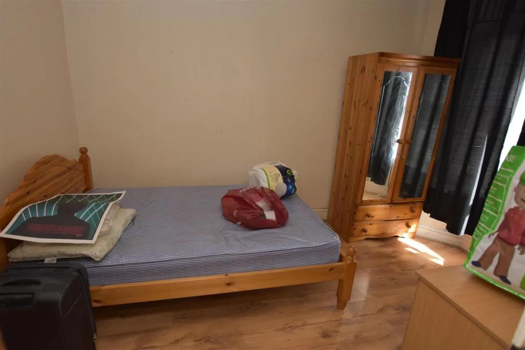5 bedroom house for rent