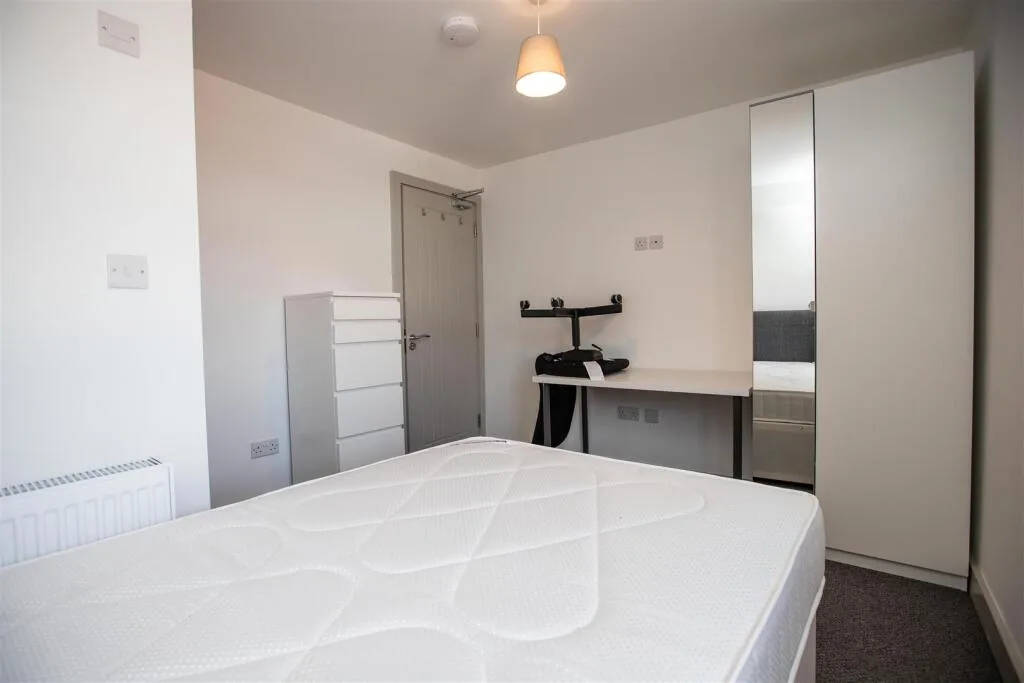 5 bedroom house for rent