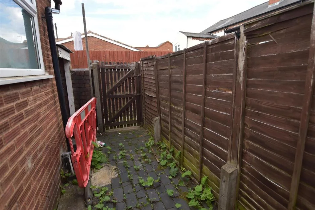 5 bedroom house for rent