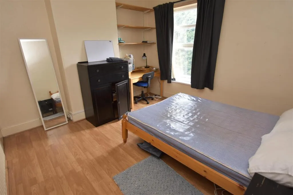 5 bedroom house for rent