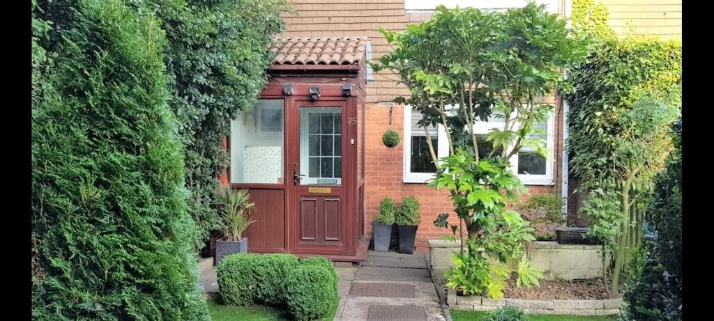 4 bedroom semi-detached house for rent
