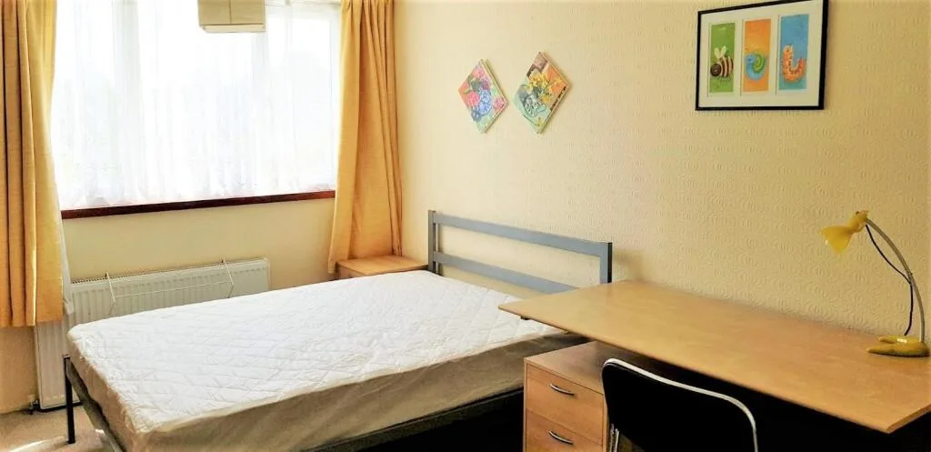 4 bedroom semi-detached house for rent