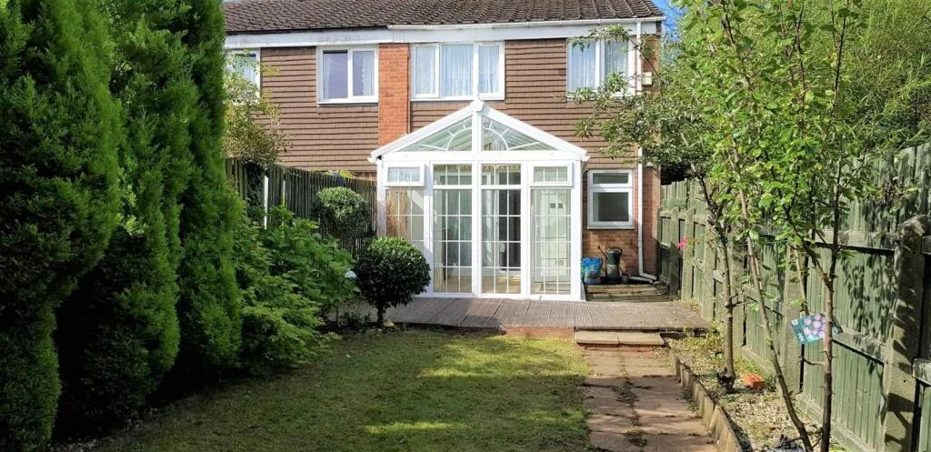4 bedroom semi-detached house for rent