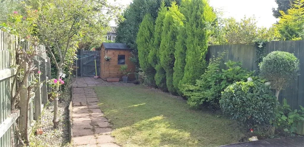 4 bedroom semi-detached house for rent