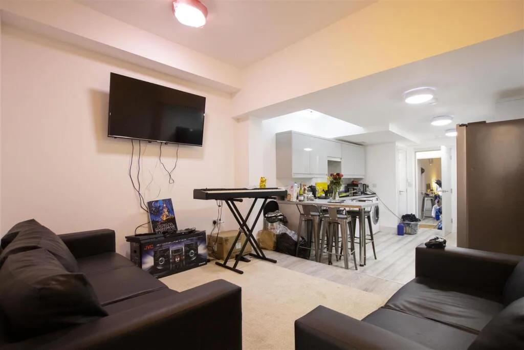 5 bedroom house for rent