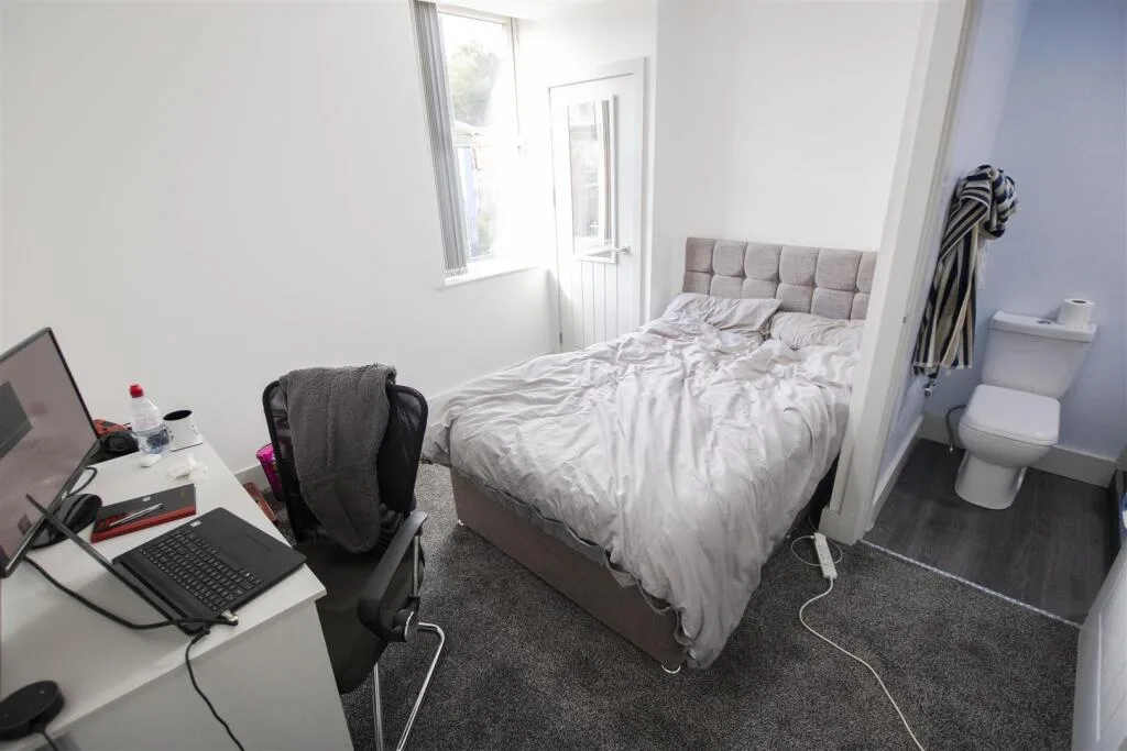 5 bedroom house for rent