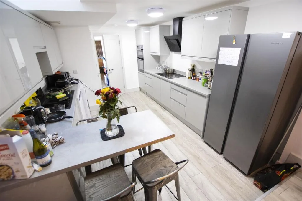 5 bedroom house for rent