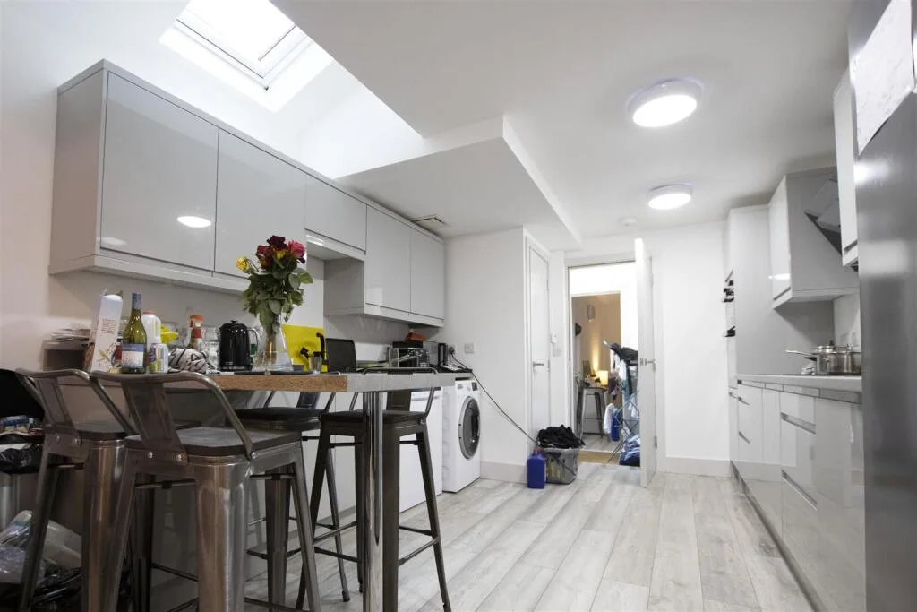 5 bedroom house for rent