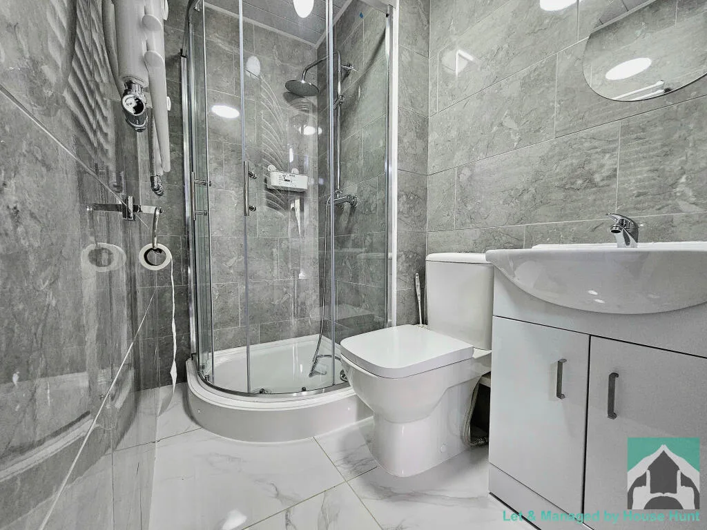 6 bedroom terraced house for rent