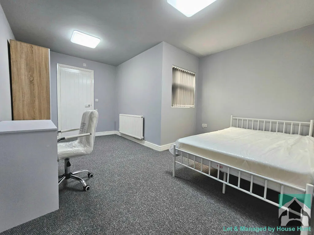 6 bedroom terraced house for rent
