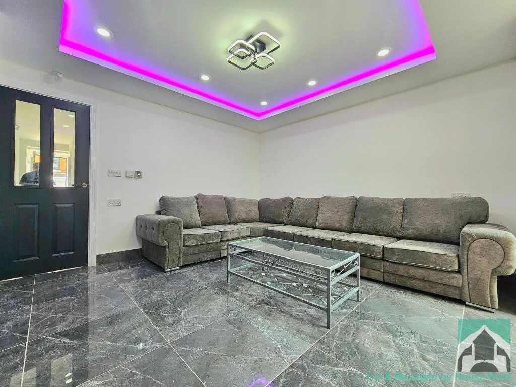 7 bedroom terraced house for rent