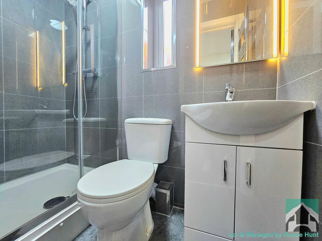 7 bedroom terraced house for rent