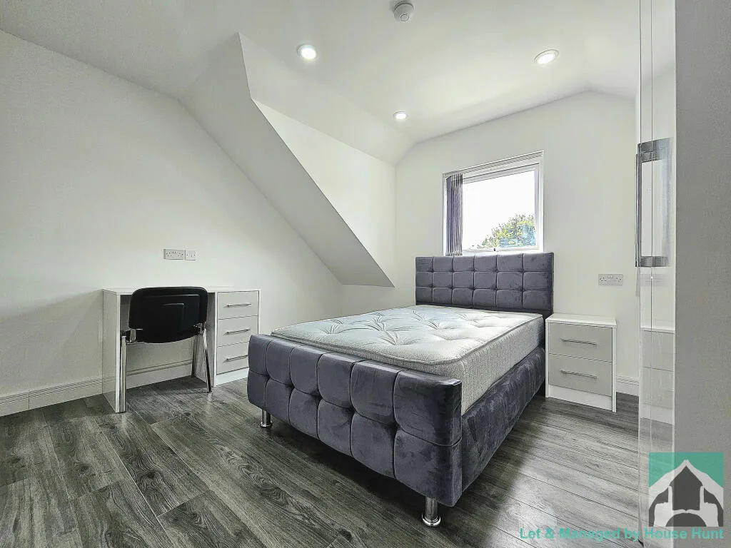 7 bedroom terraced house for rent