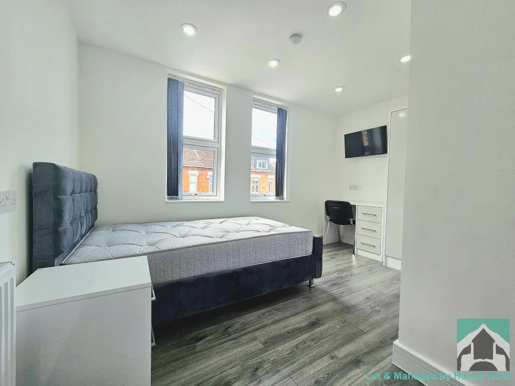 7 bedroom terraced house for rent