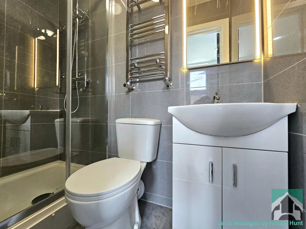 7 bedroom terraced house for rent