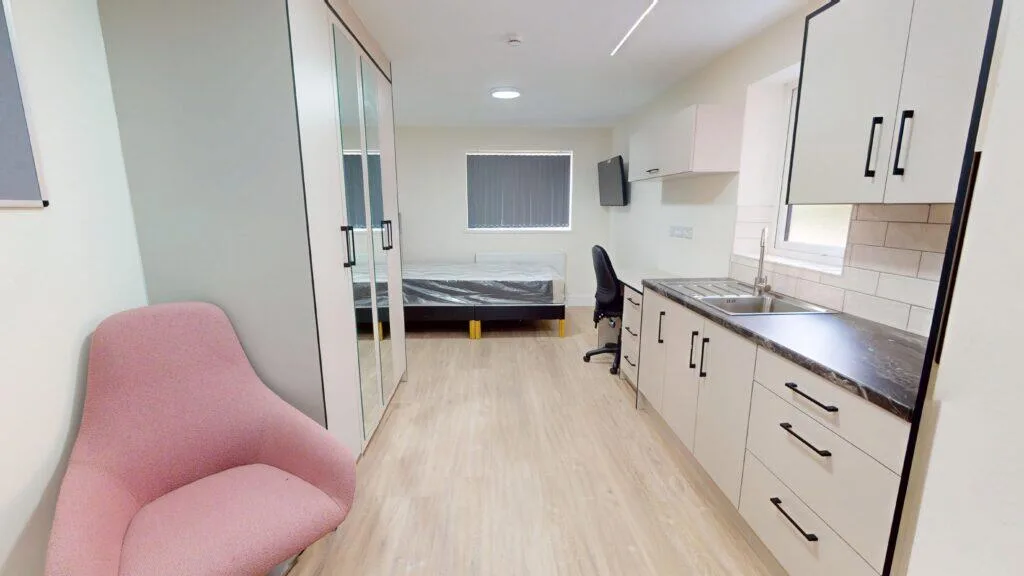 6 bedroom house for rent
