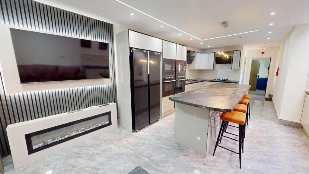 6 bedroom house for rent