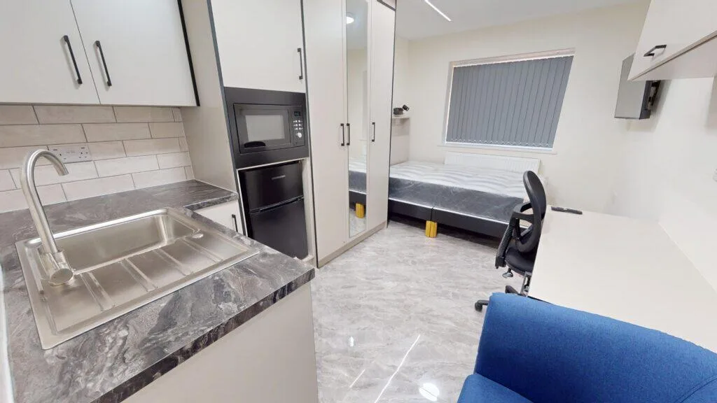 6 bedroom house for rent