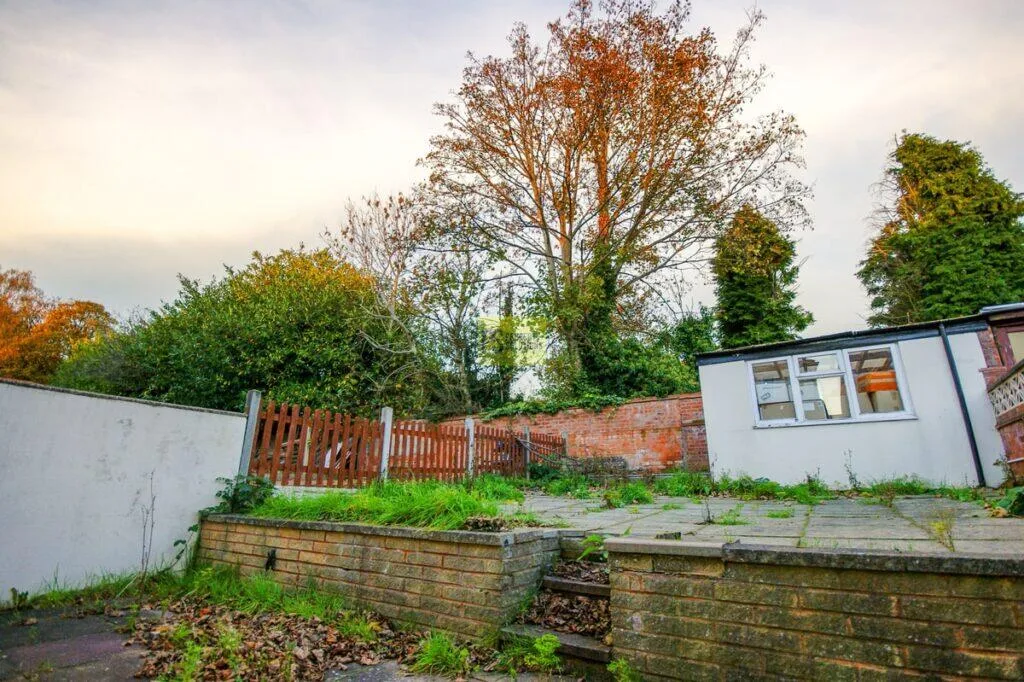 7 bedroom semi-detached house for rent