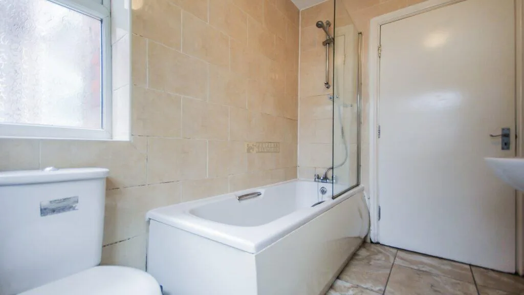 5 bedroom terraced house for rent