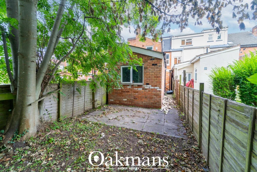 6 bedroom house for rent