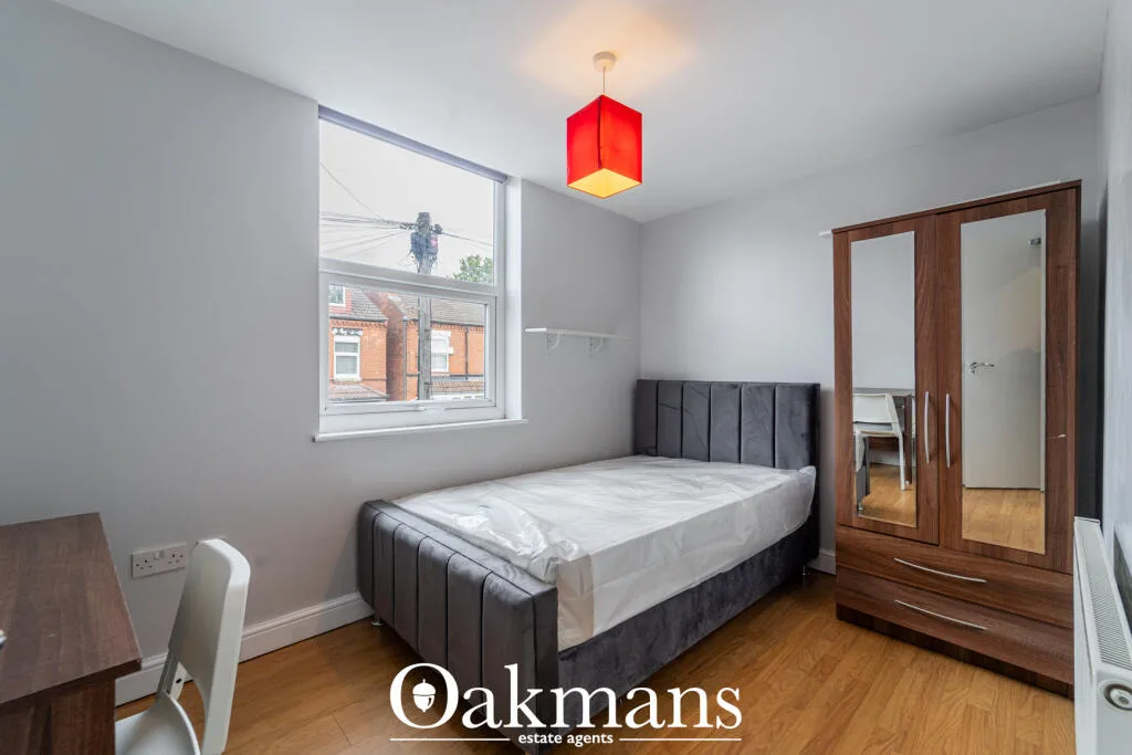 6 bedroom house for rent