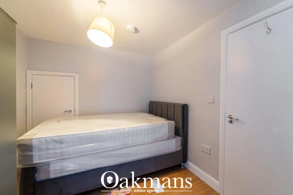 6 bedroom house for rent