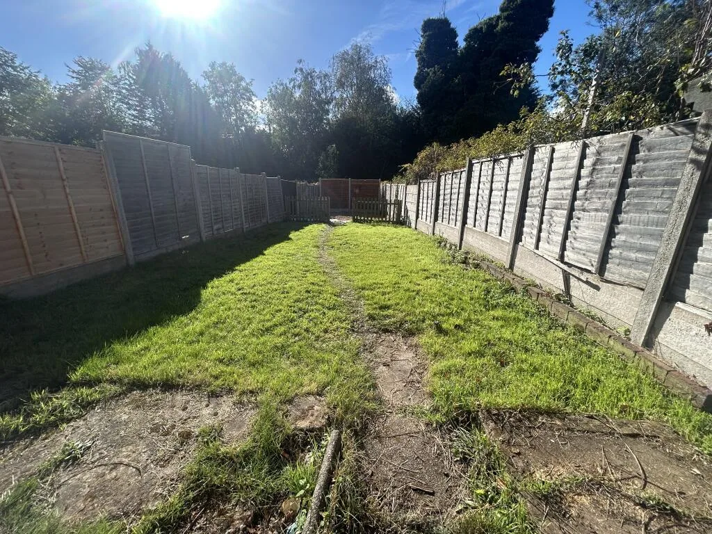 3 bedroom end of terrace house for rent
