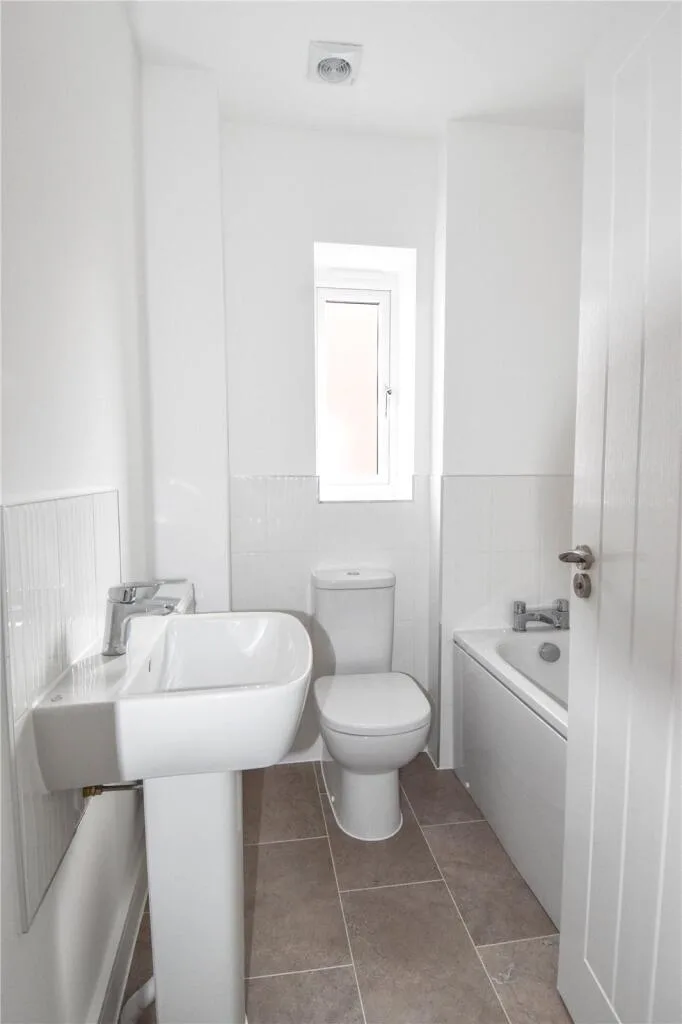 3 bedroom semi-detached house for rent